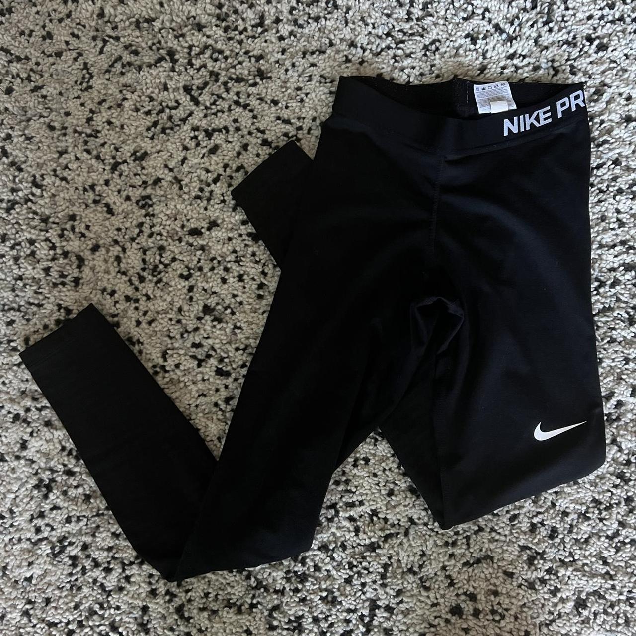 Nike Women's Leggings Depop