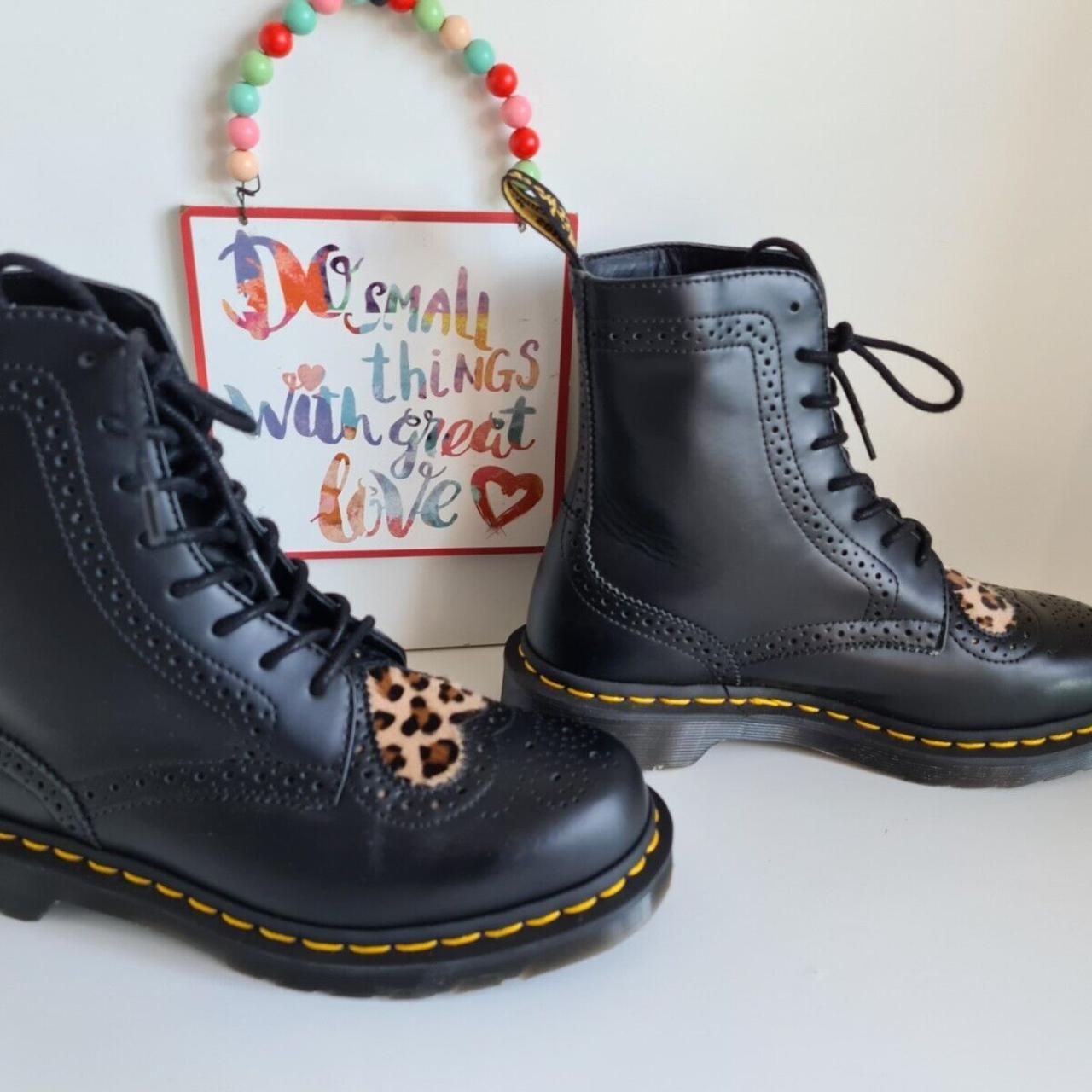 Dr martens bentley ii heart black best sale