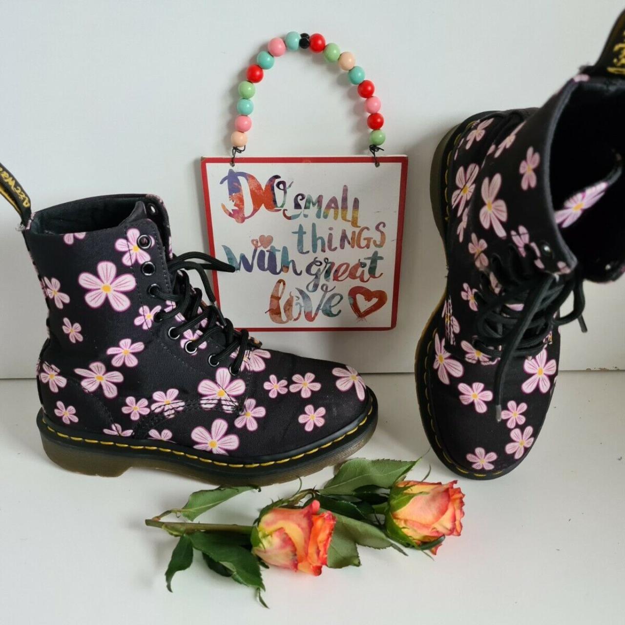 Dr Doc Martens 1460 pascal page meadow pink flowers