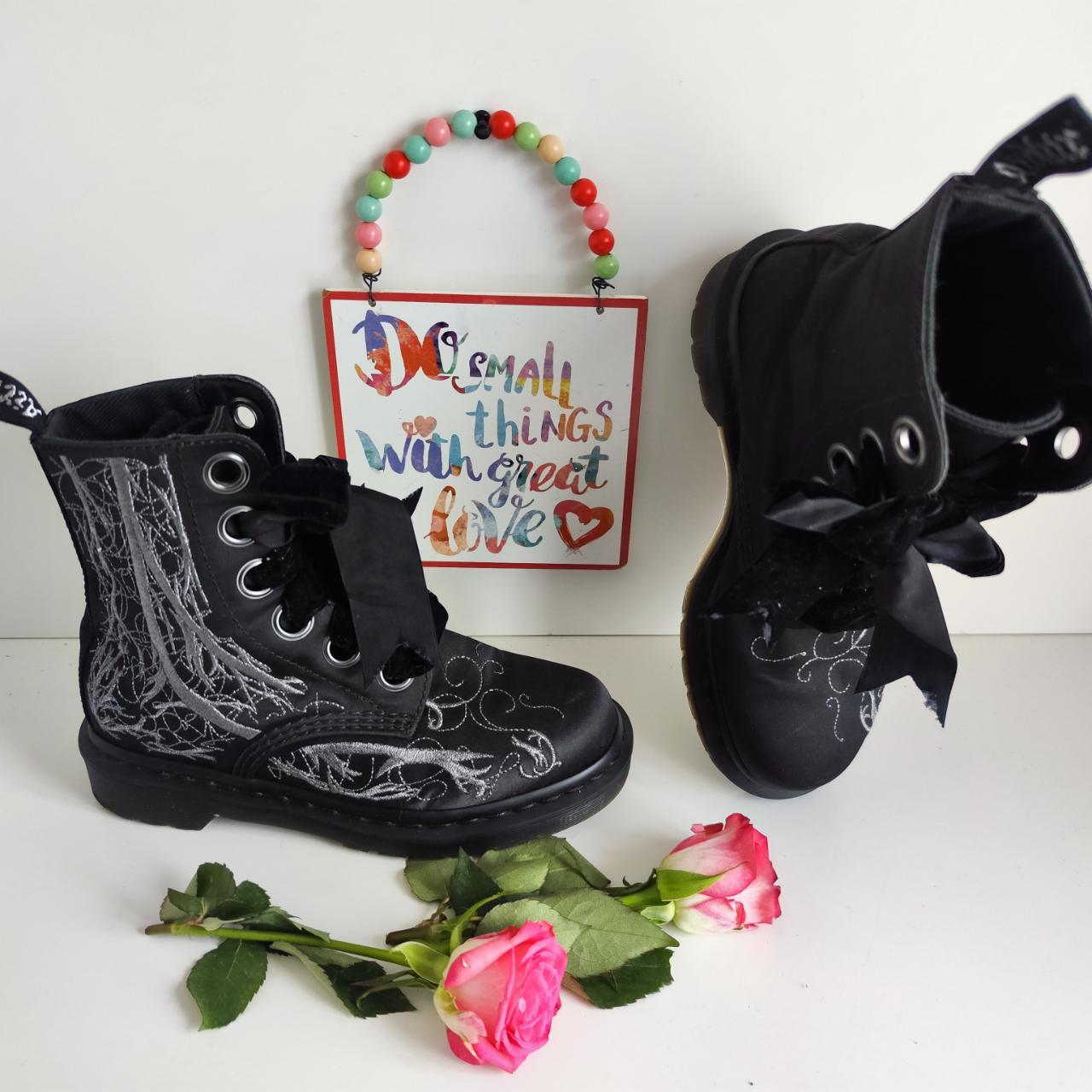 Dr martens grace online