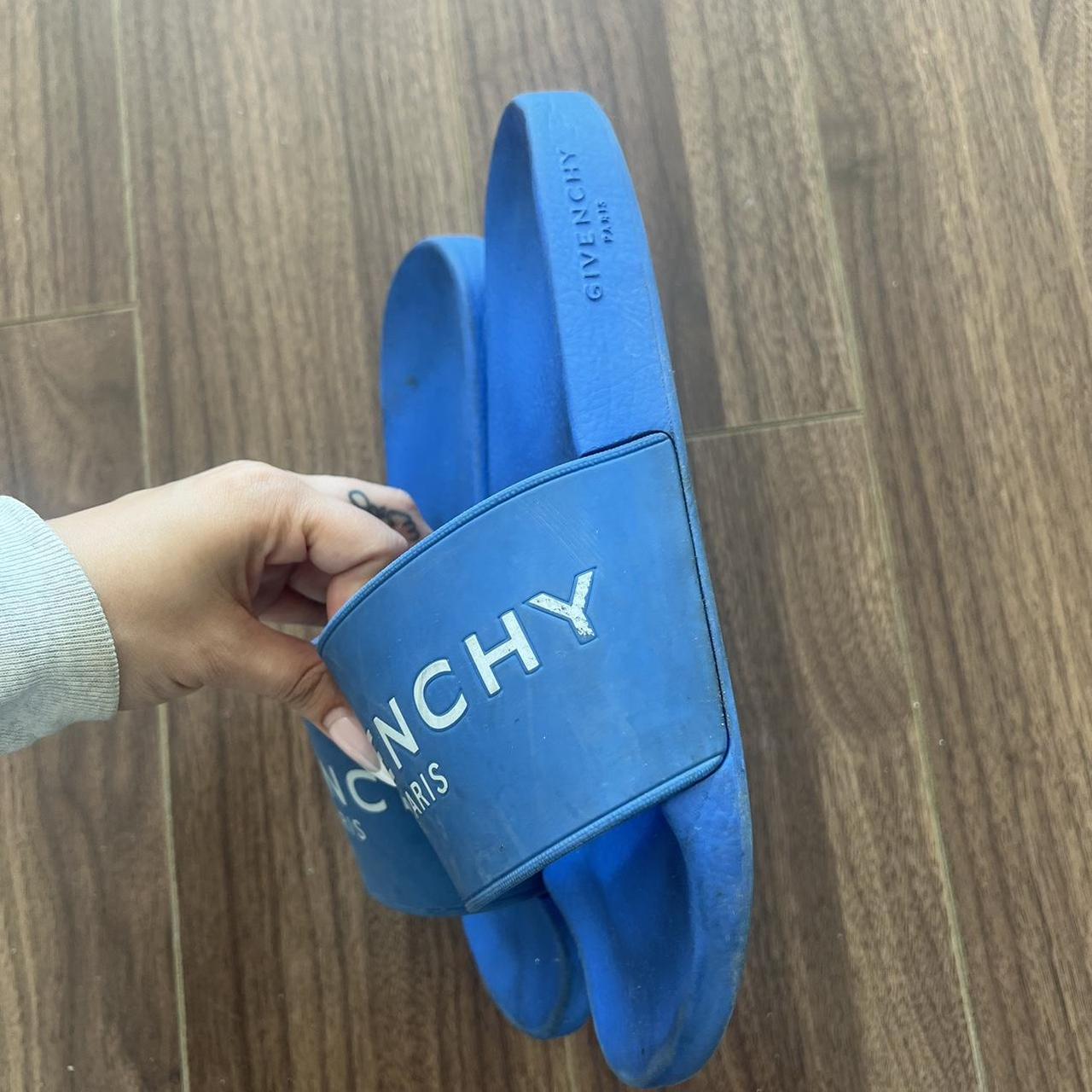 Givenchy blue 2025 velvet slides