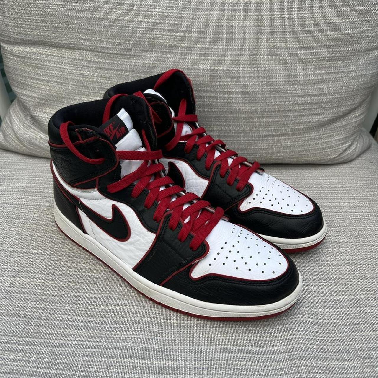 air jordan 1 bloodline black laces