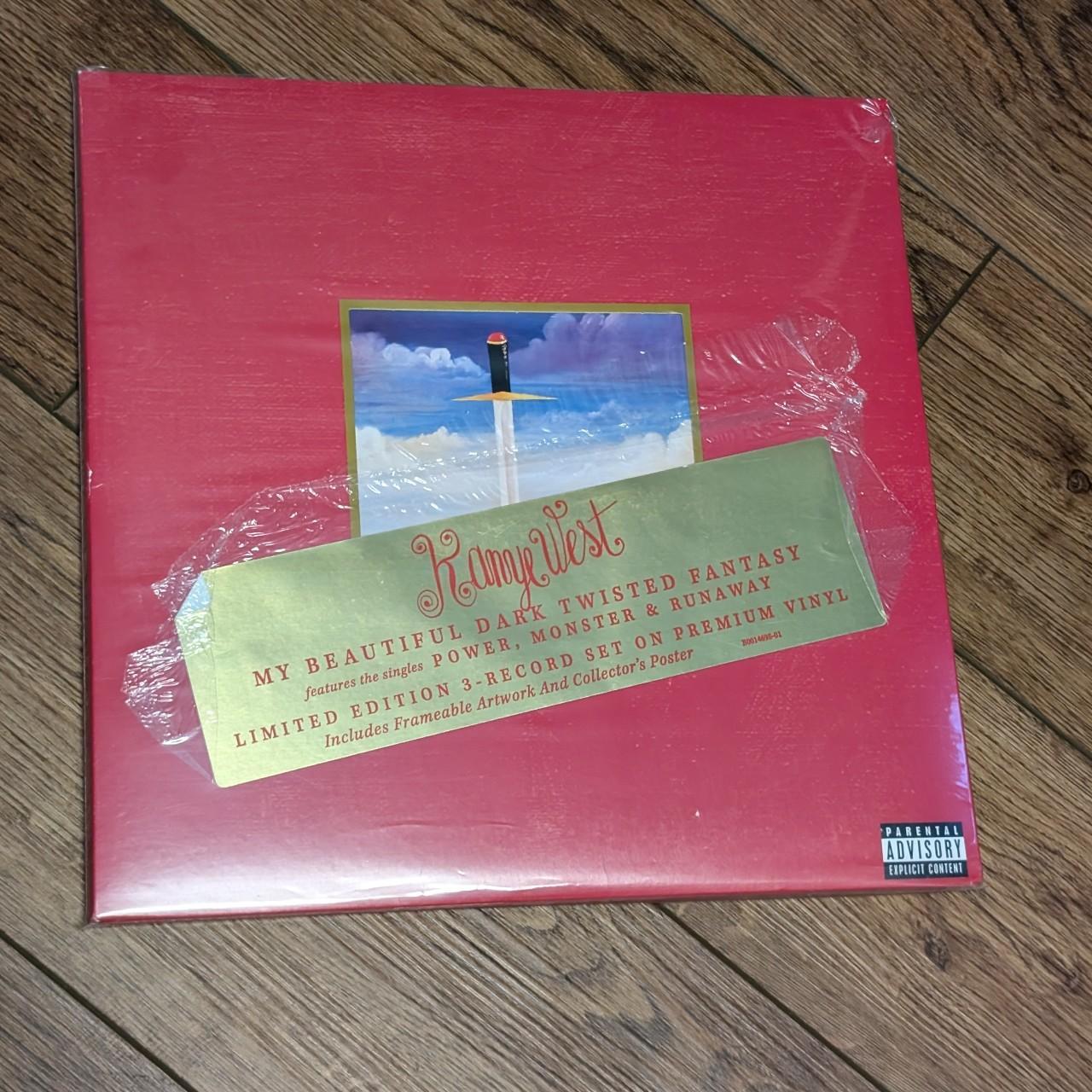 台*目様 未開封 Kanye West My Beautiful Dark 3L Amazon.com: My Beautiful Dark Twisted Fantasy [3 LP]: CDs