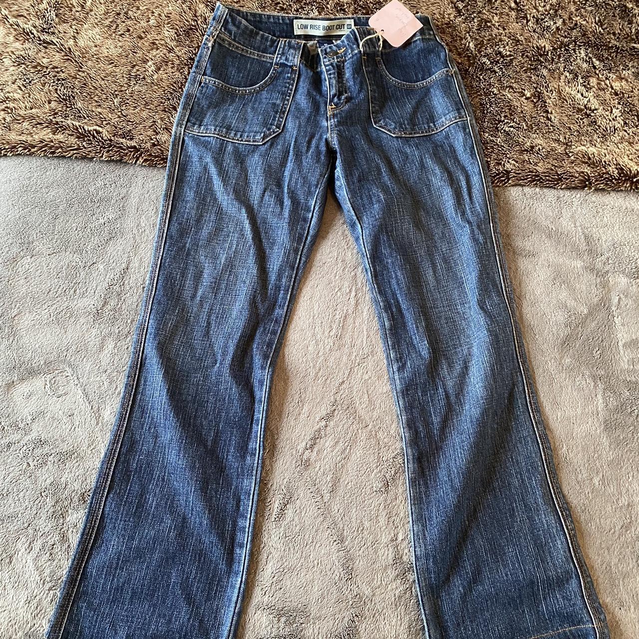 Gap low rise boot cut jeans labelled as 6r best for... - Depop