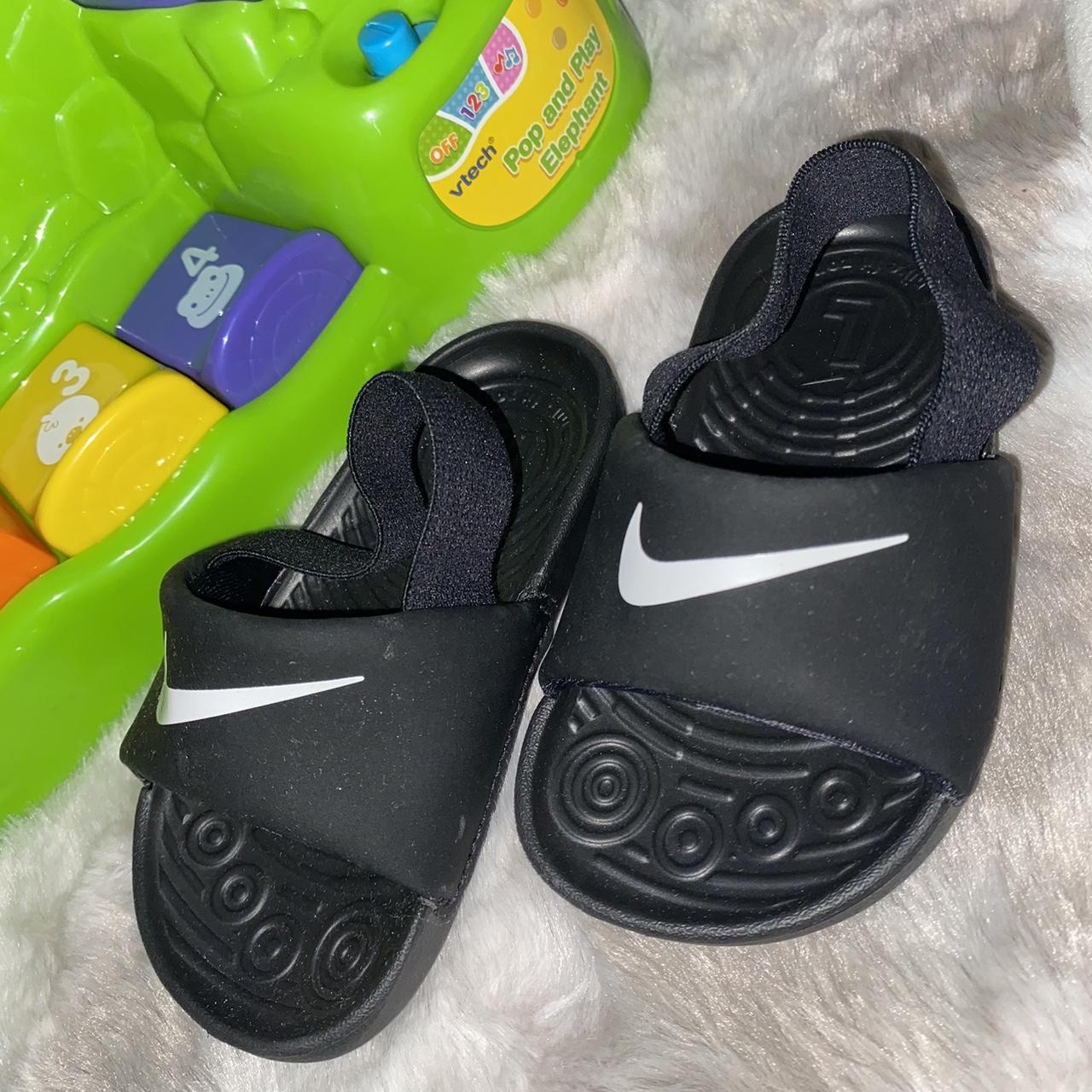 infant nike sliders