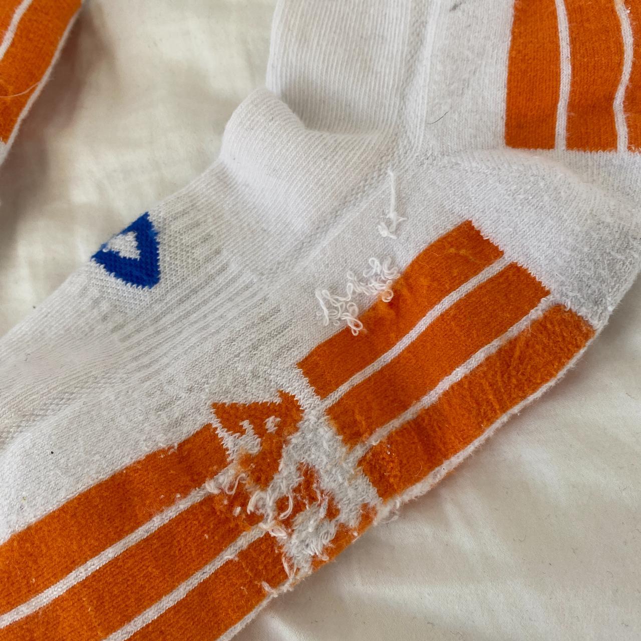 Aries Men's White and Orange Socks (3)