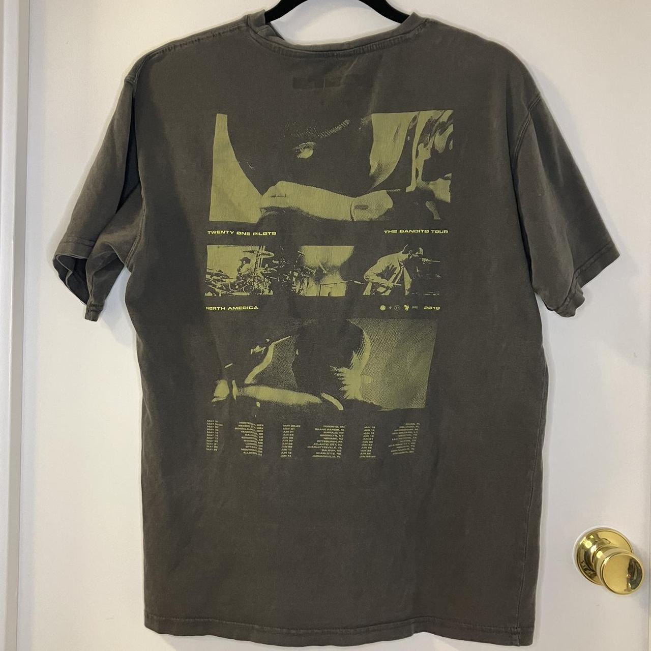 Twenty One Pilots Men's Grey T-shirt | Depop