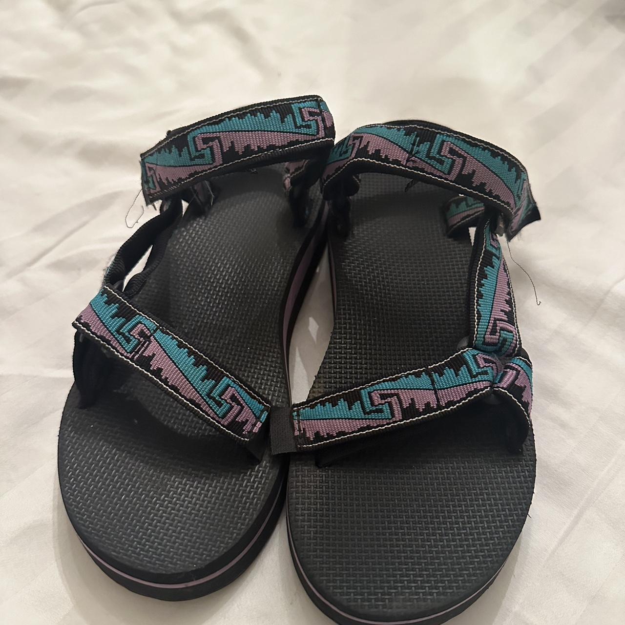 tevas sandals