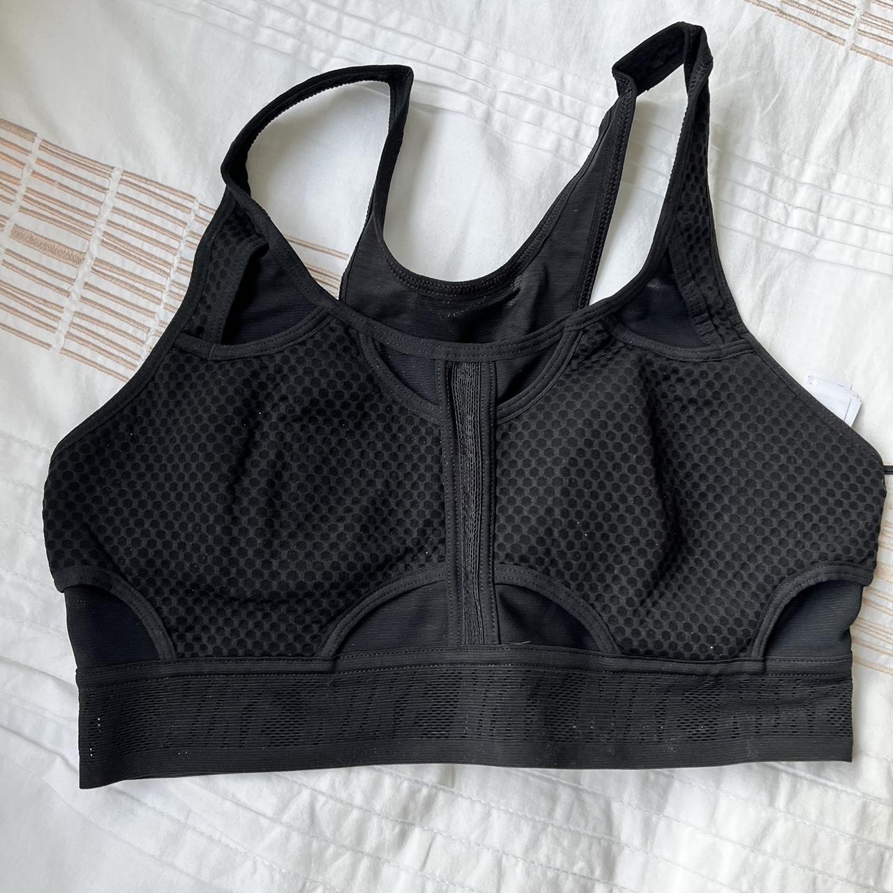 nike sports bra,,size small,,brand new never worn - Depop