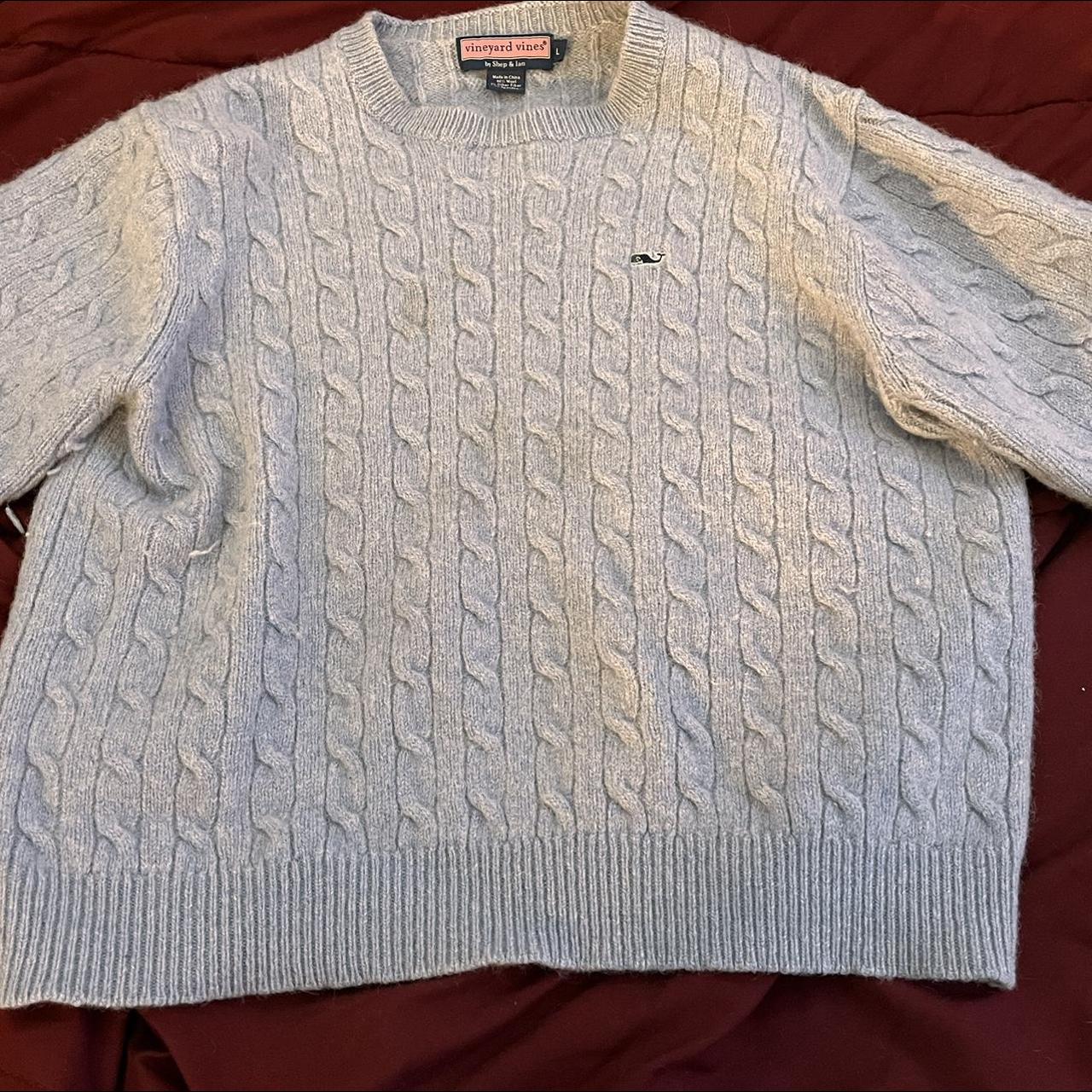 vineyard vines sweater, slight stain - Depop