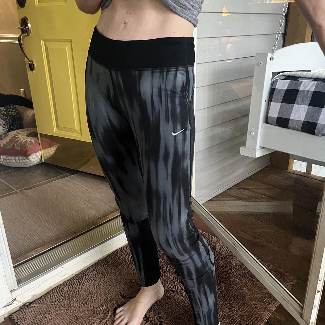 nike workout leggings drifit size medium very soft - Depop