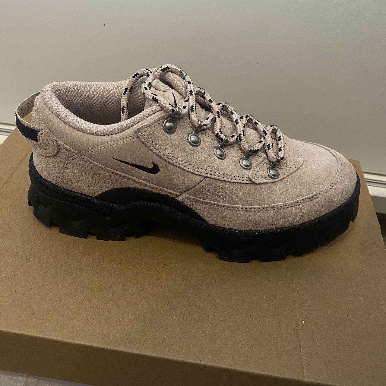 Women's Lahar Low 'Black' Release Date . Nike SNKRS