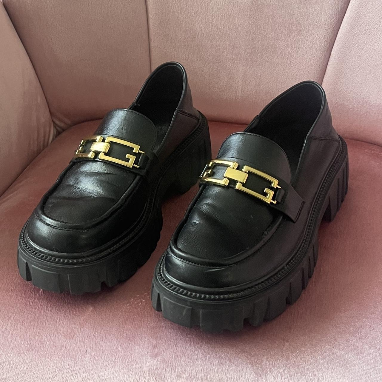 Super commmfy black platform loafers - size 6... - Depop