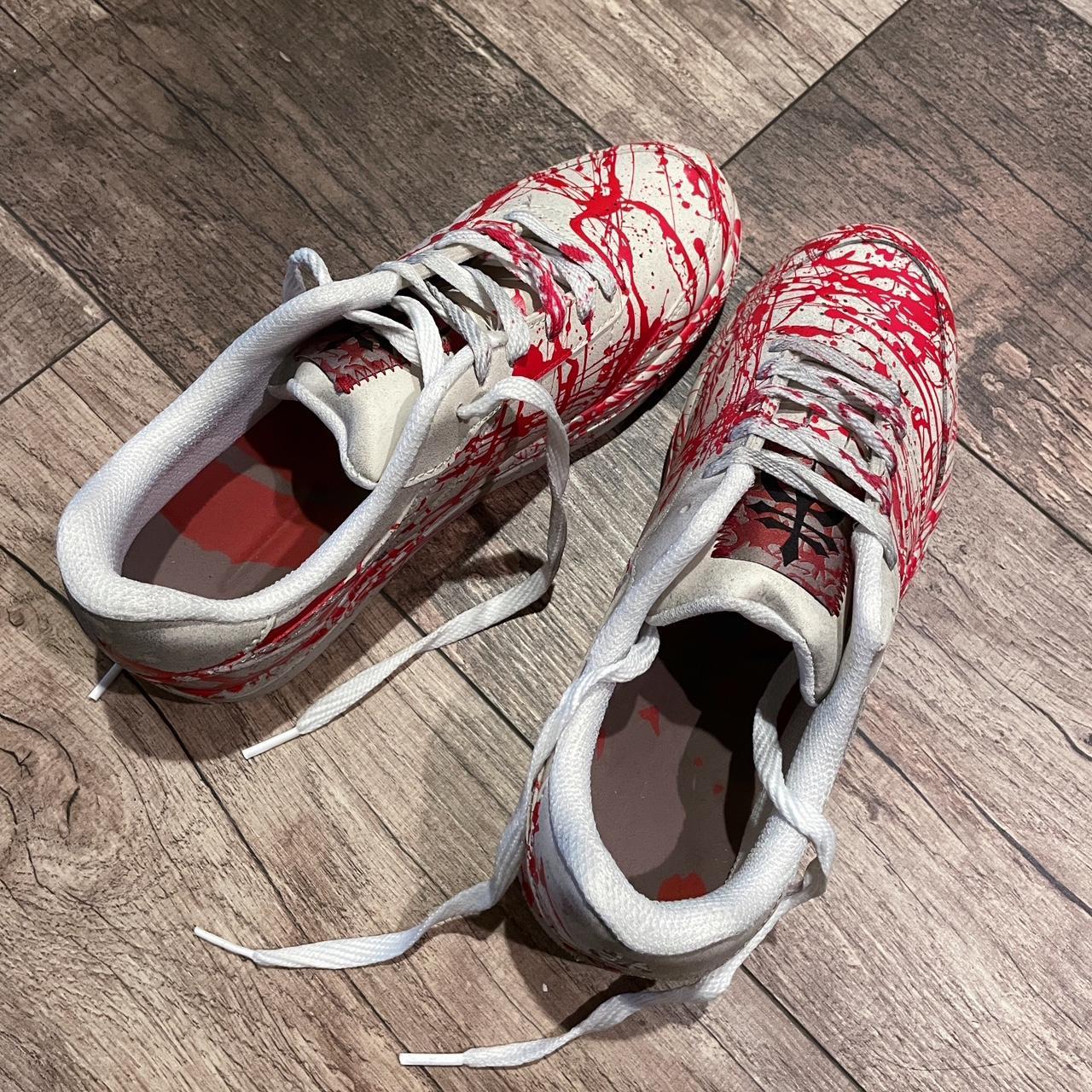 Dropdead Women's Cream and Red Trainers (2)