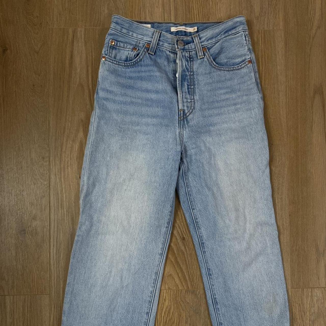 levis ribcage jeans - Depop