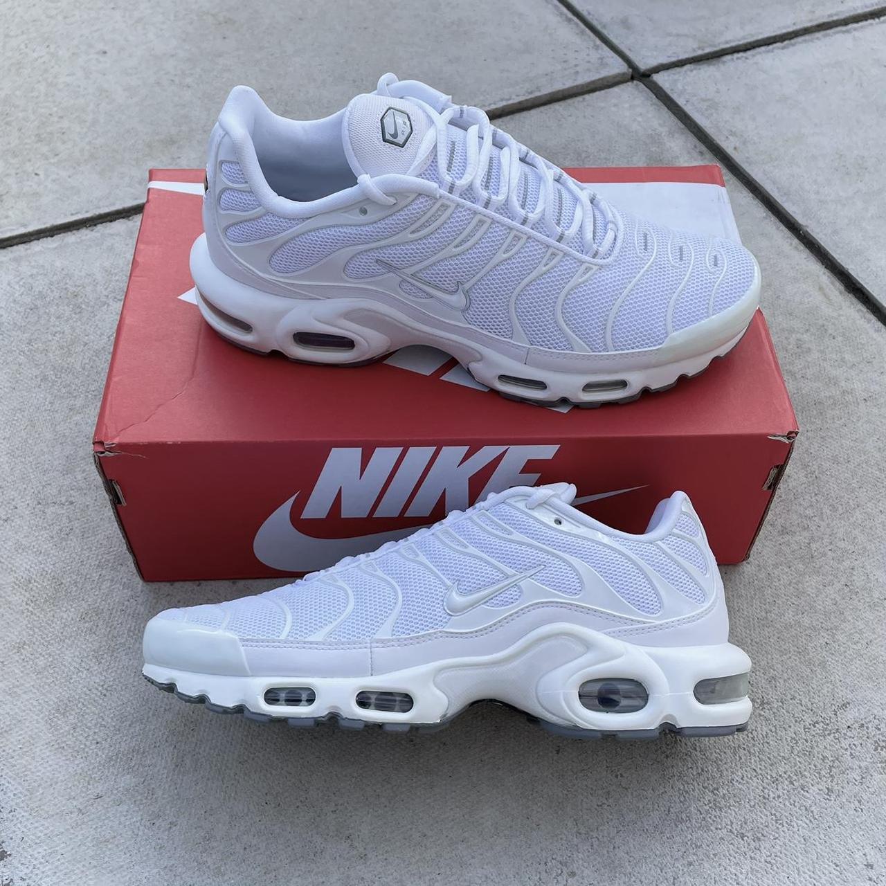 womens nike tn white
