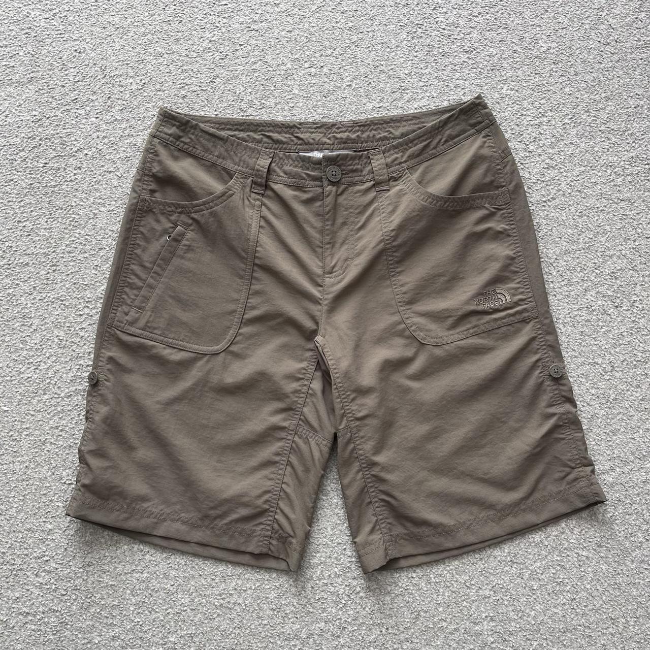 North Face cargo shorts women’s 8 Excellent... Depop