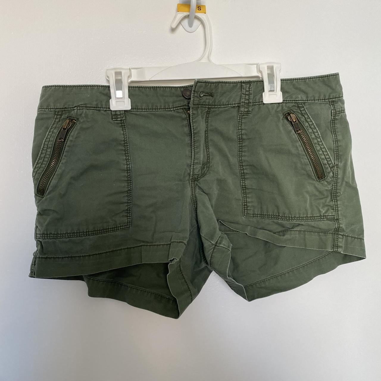 Old Navy Women's Green and Gold Shorts | Depop