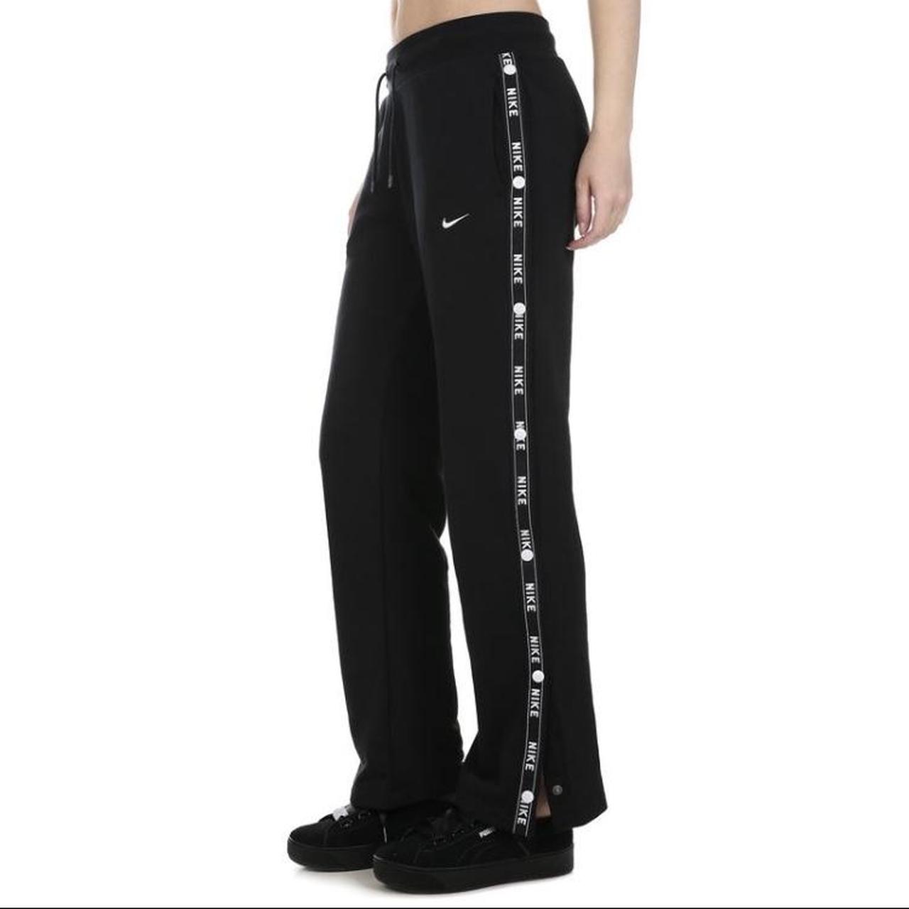 Nike Women's Black Joggerstracksuits Depop