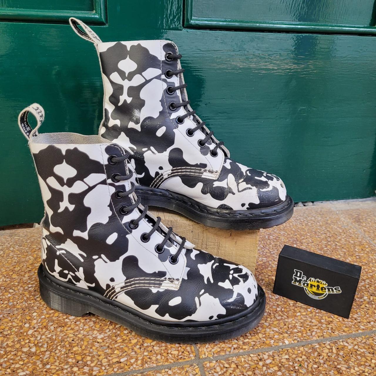 Dr martens cow print online