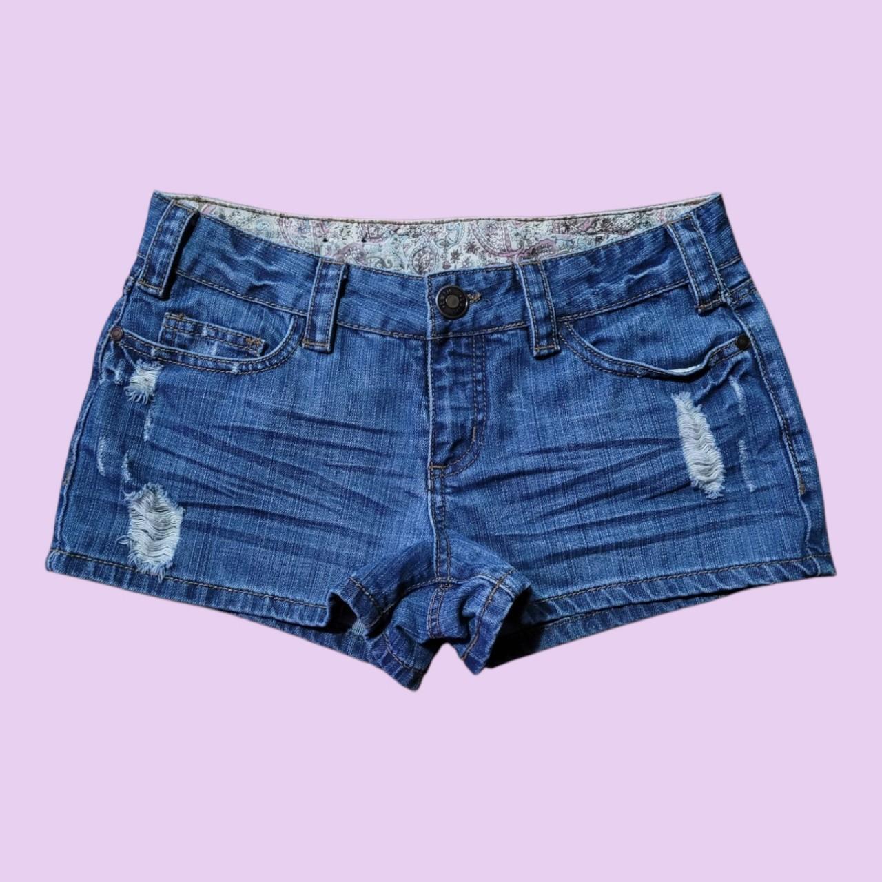 item listed by triple7