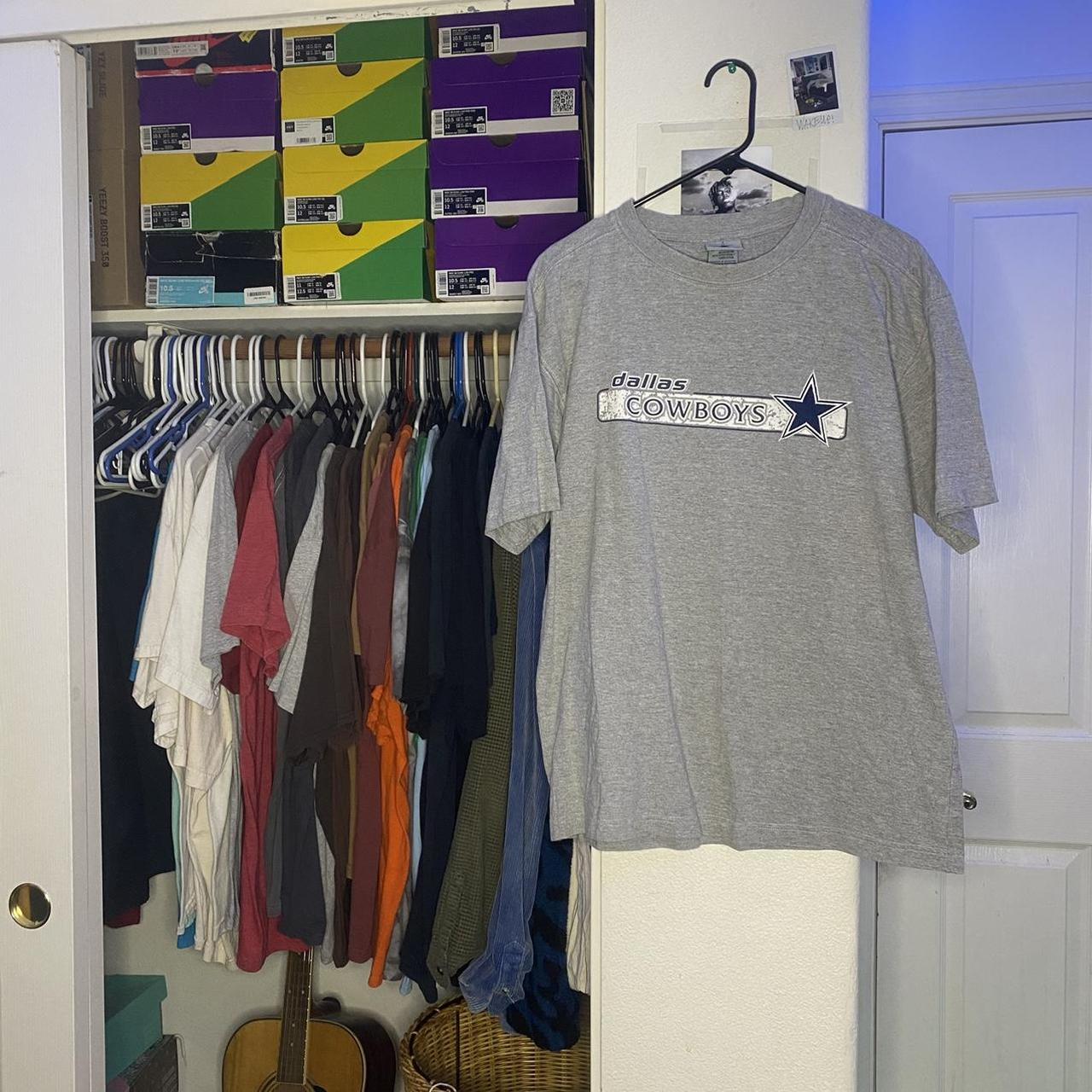 Vintage Dallas Cowboys Embroidered T-Shirt Color: - Depop