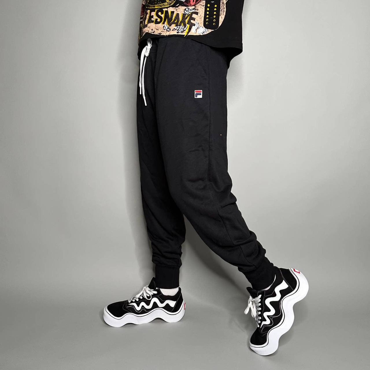 Fila discount joggers black