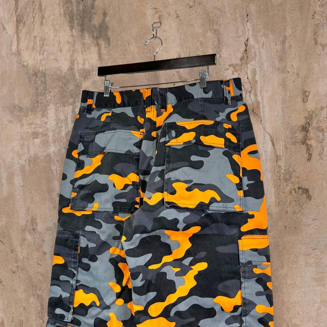 Mens orange camo on sale shorts