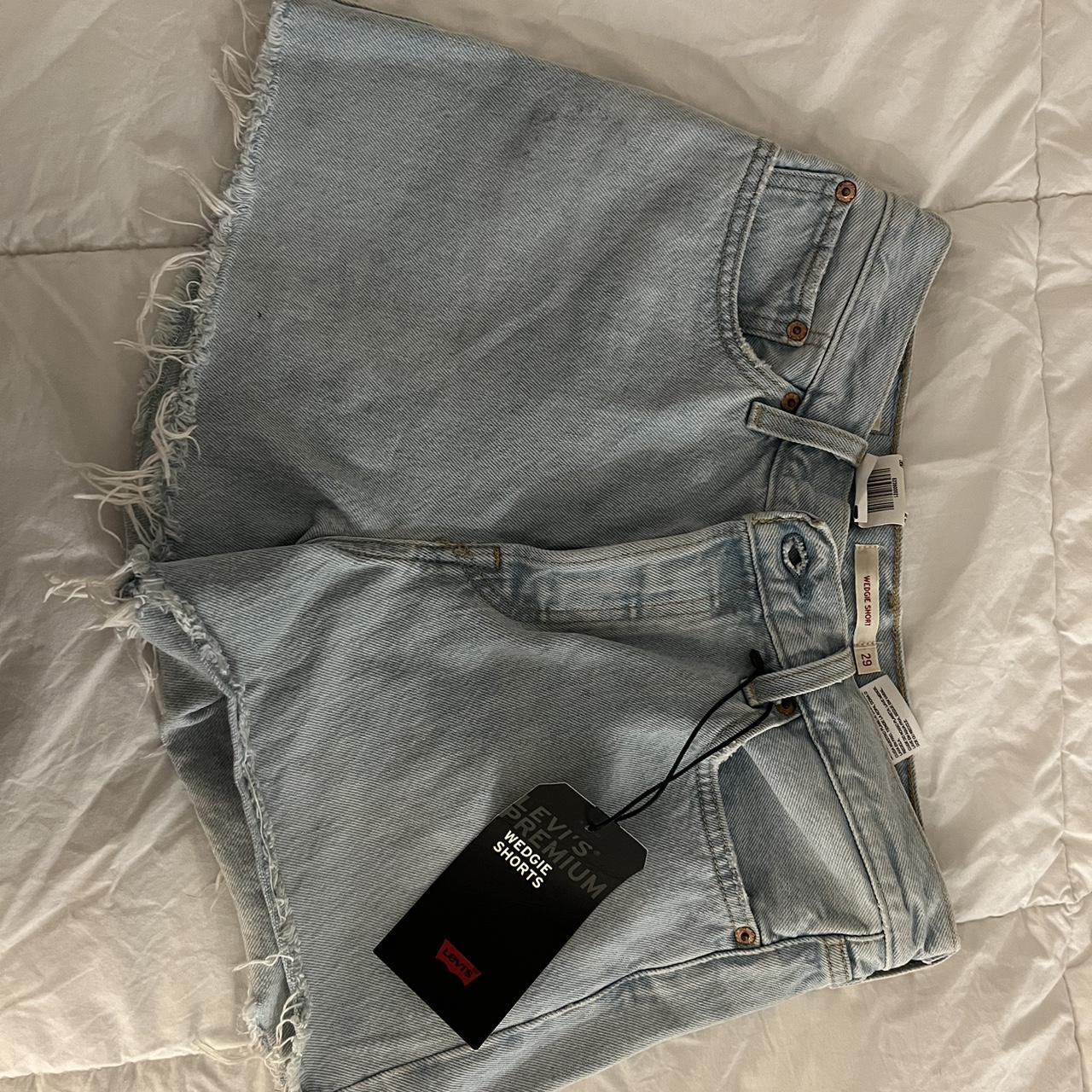 Levi’s Premium Wedgie Shorts Women’s size 29 New... - Depop