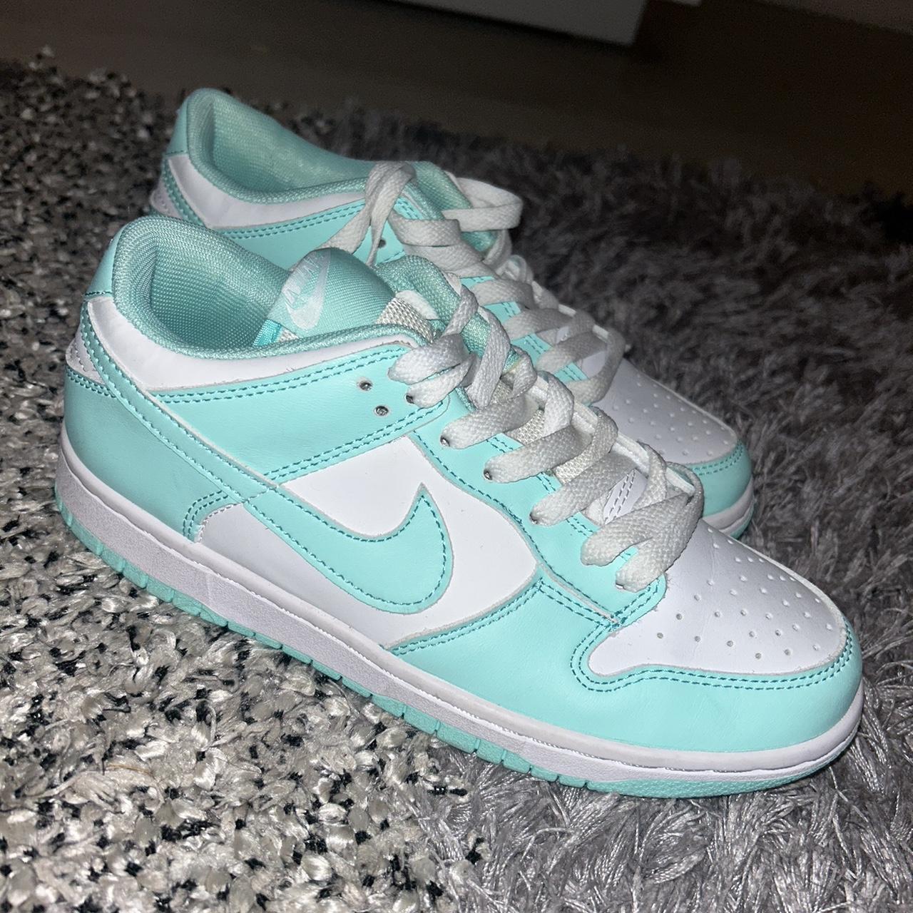 nike mint green dunks