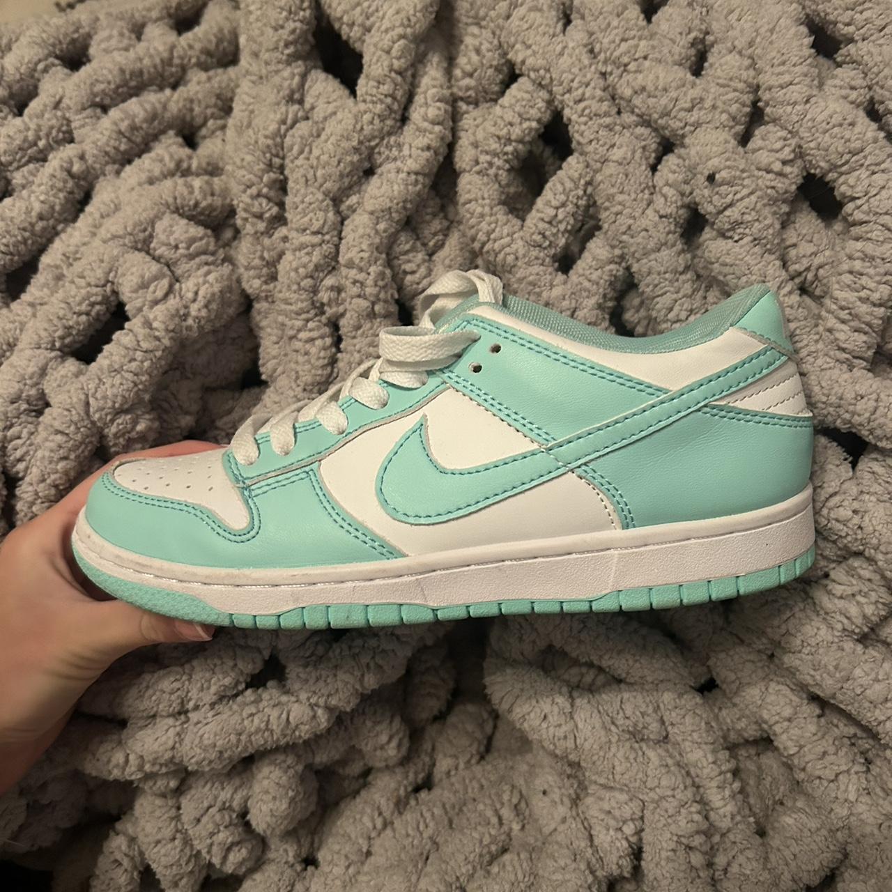 nike mint green dunks