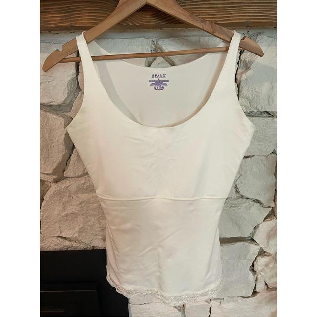 Spanx white shapewear top size medium. Top is very - Depop