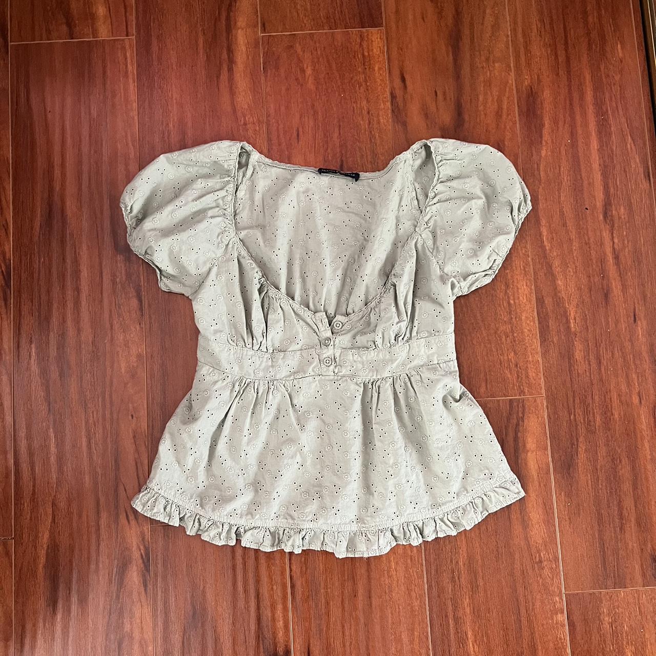 BRANDY MELVILLE TOP **FREE SHIPPING** SEND... Depop