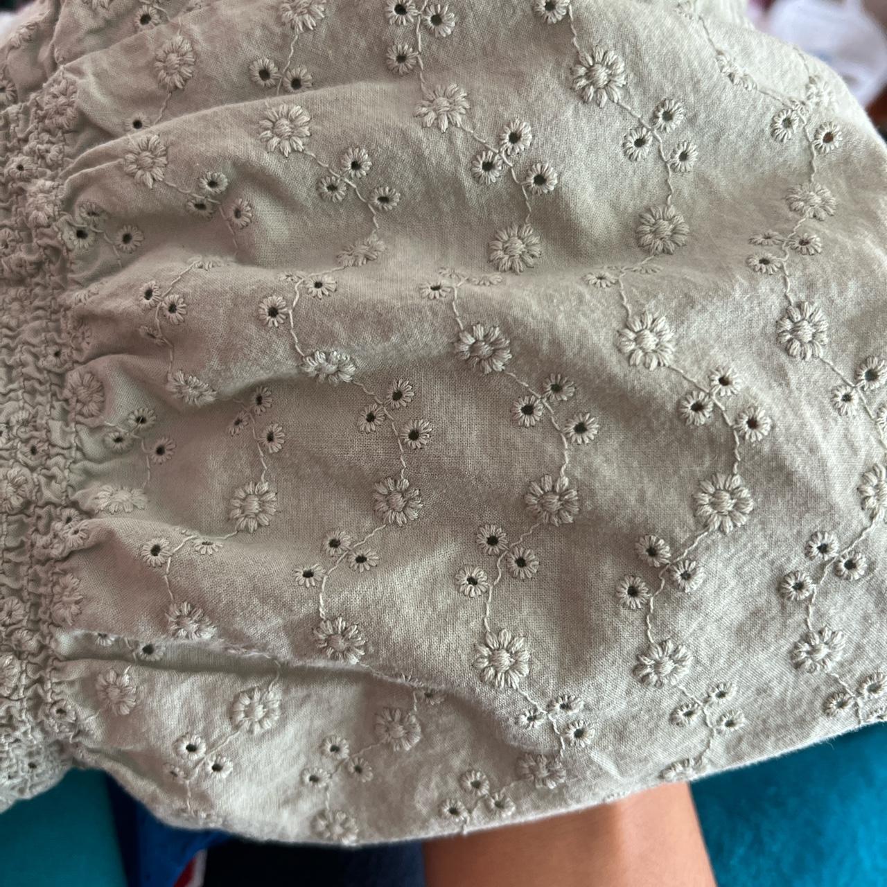 BRANDY MELVILLE TOP **FREE SHIPPING** SEND... Depop