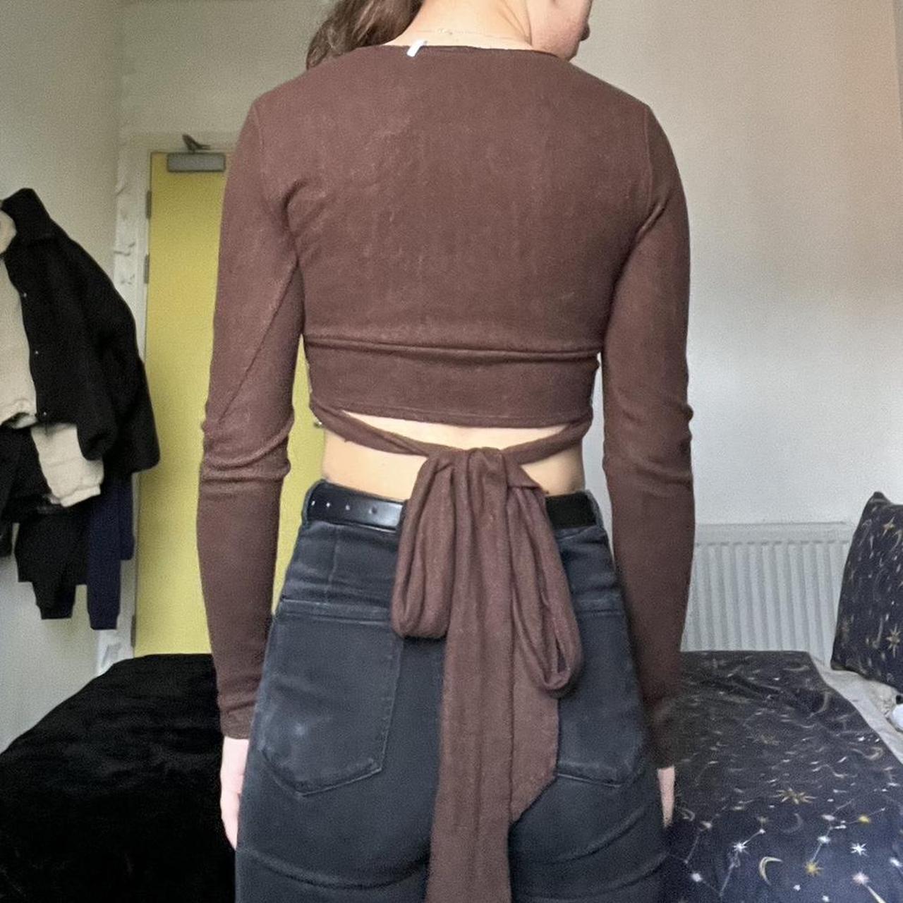 urban outfitters brown crop top