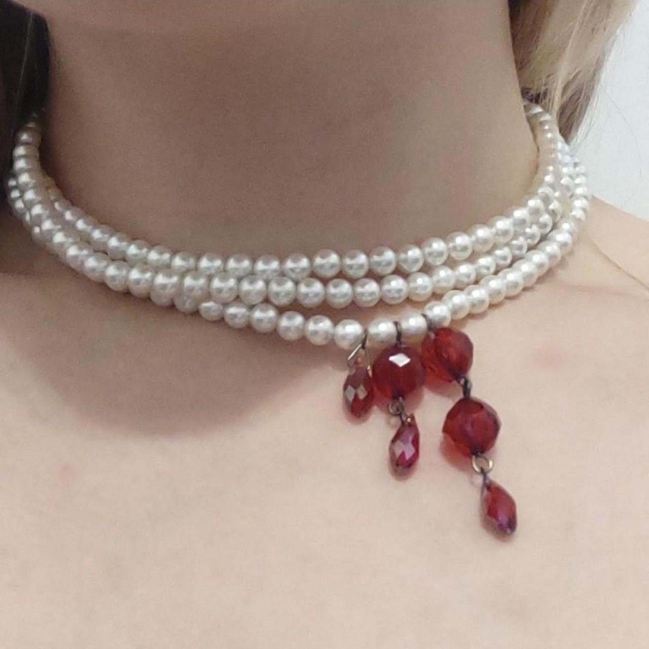 Amazon.com: Blood Necklace for Women Blood Pearl Necklace Pearl Choker  Necklace Dripping Bloody Choker Necklace Bleeding Pearl Necklace Gothic  Vampire Jewelry for Halloween Party Gift's for Girls : Clothing, Shoes &  Jewelry