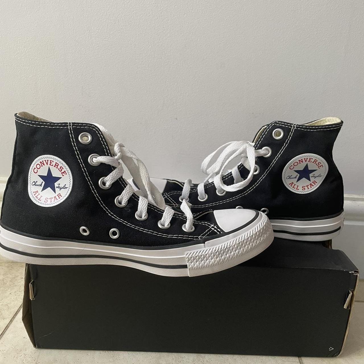 Converse Women's Black and White Trainers | Depop