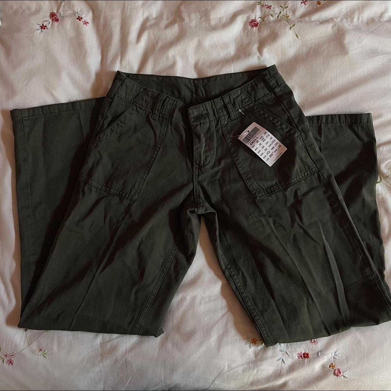 brandy melville parker cargo pants 🎀 brand new,... Depop