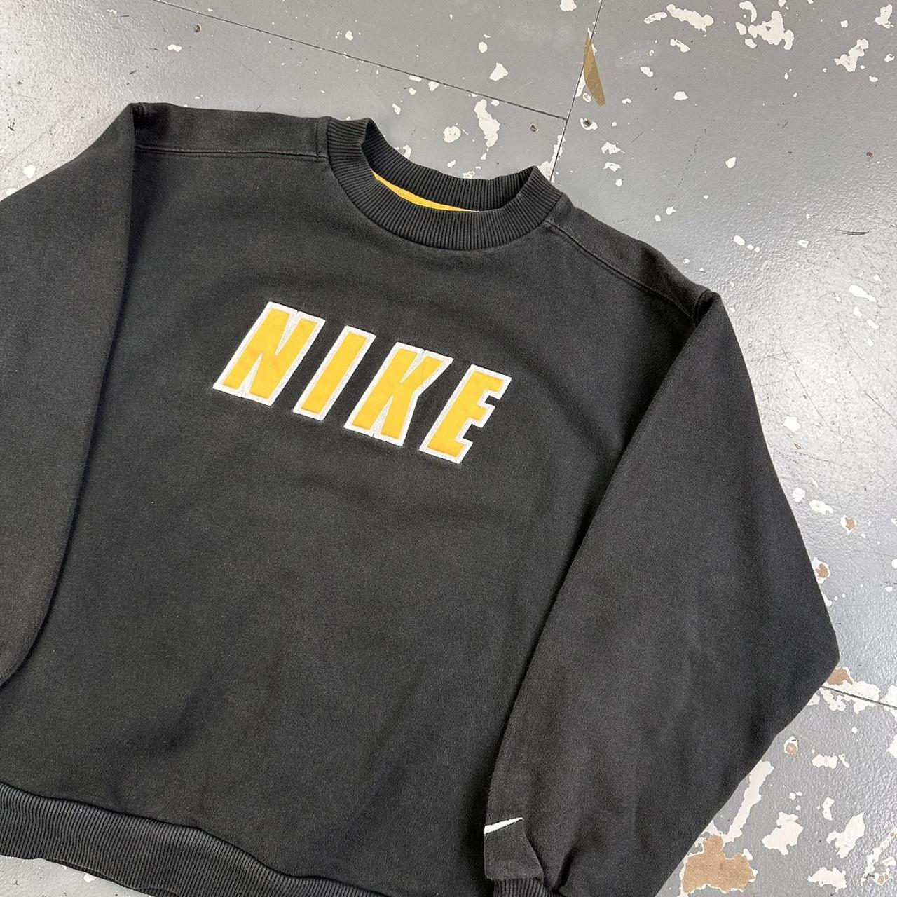 トップス 90's OLD NIKE short sweat shirt Black Vintage 90s Cotton Plain Black Nike Sweatshirt - Medium