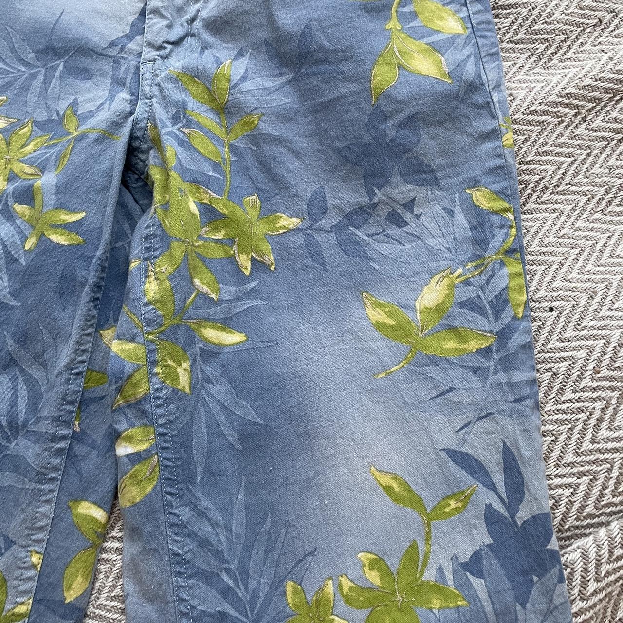 The most stunning leaf motif Guess jeans! Waist 28,... - Depop