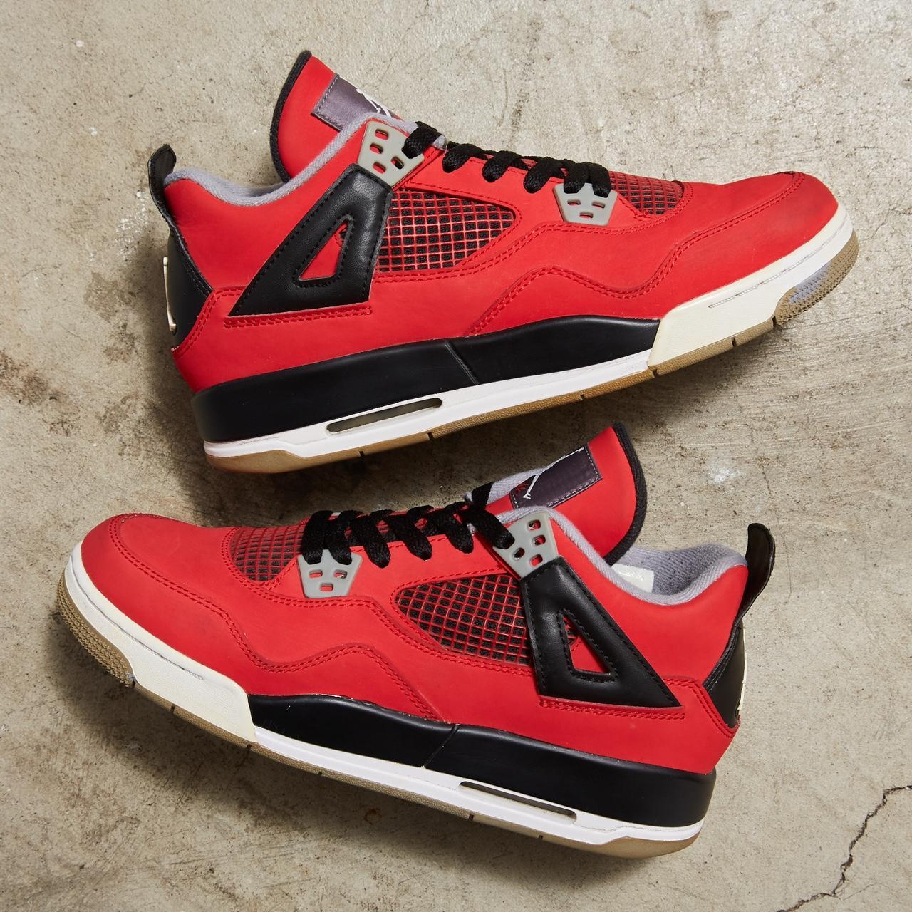 Jordan 4 sales toro bravo gs