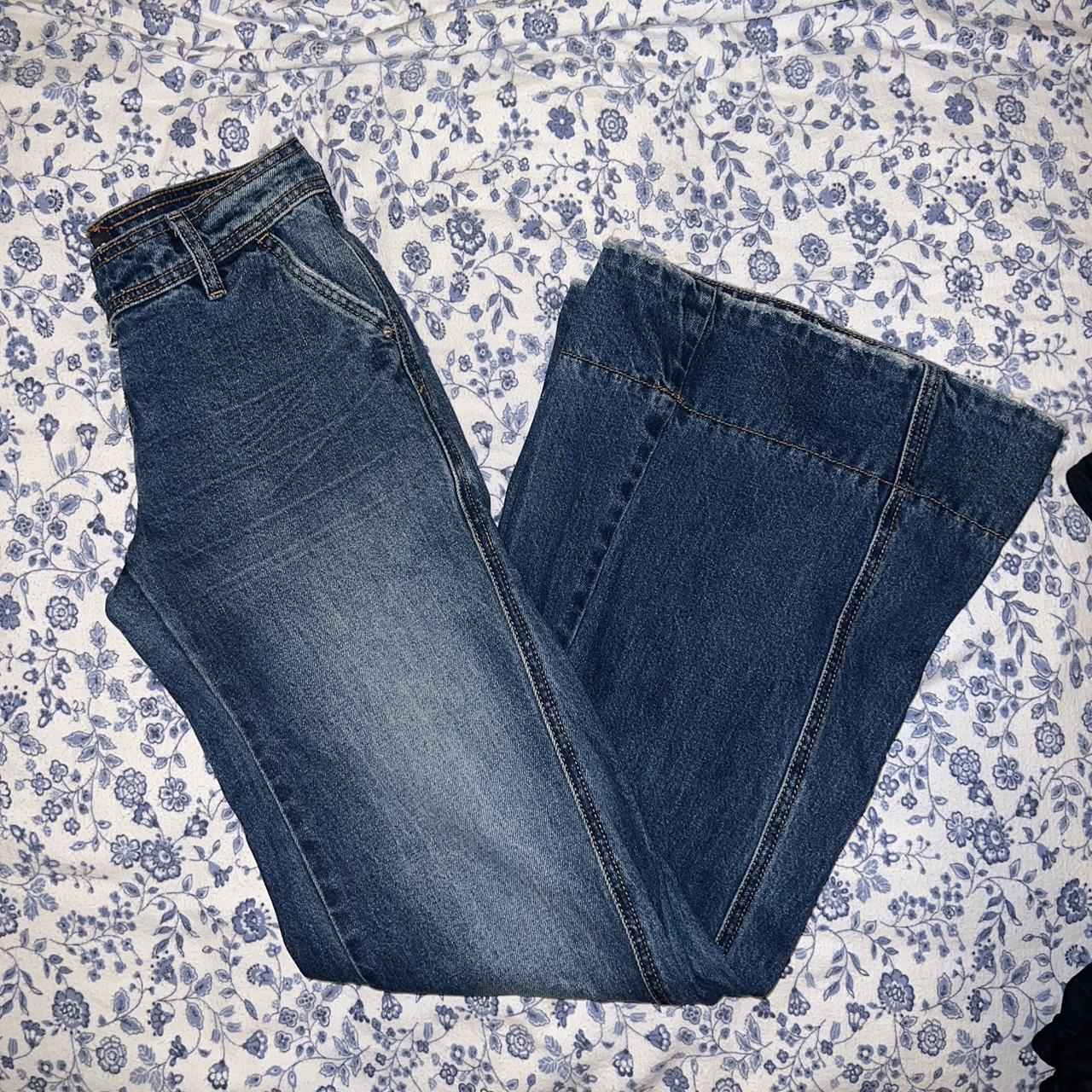 Super Super Cute BDG jeans! Low rise flare size 24.... - Depop