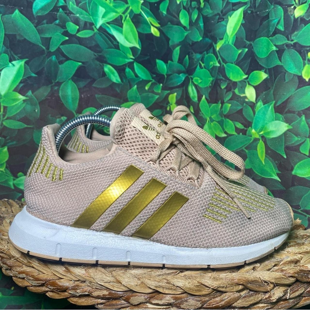 Ash pearl adidas swift run best sale