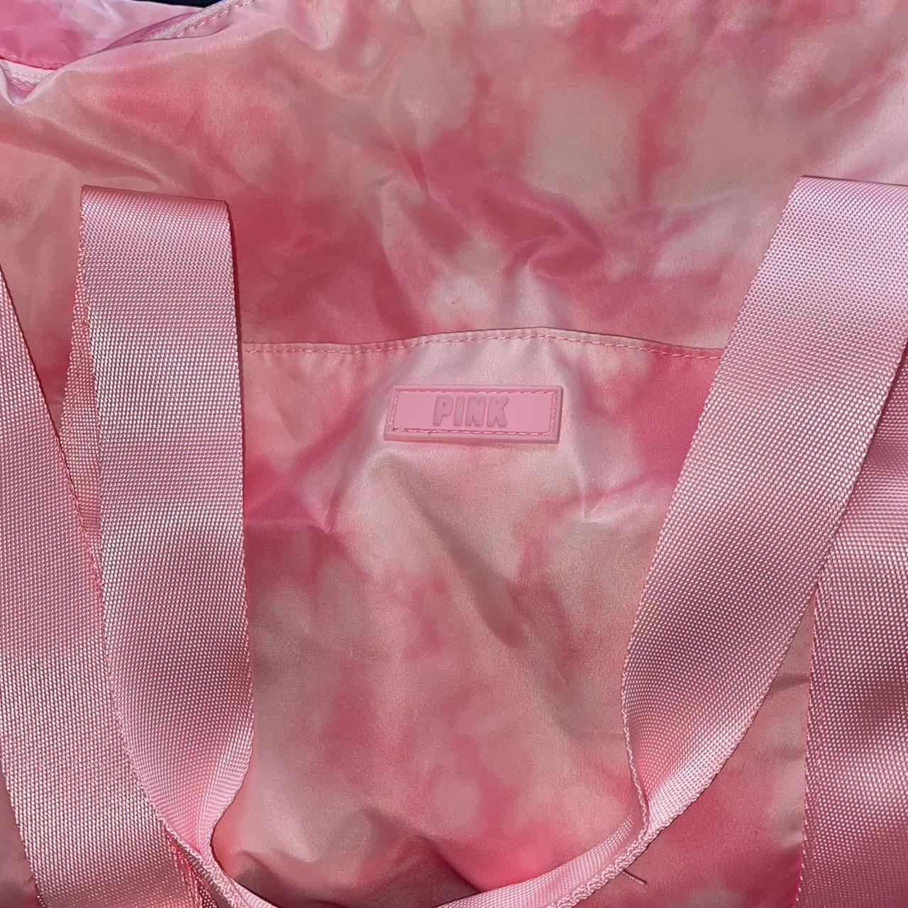 VICTORIAS SECRET PINK DUFFLE TRAVEL BAG Pretty good - Depop