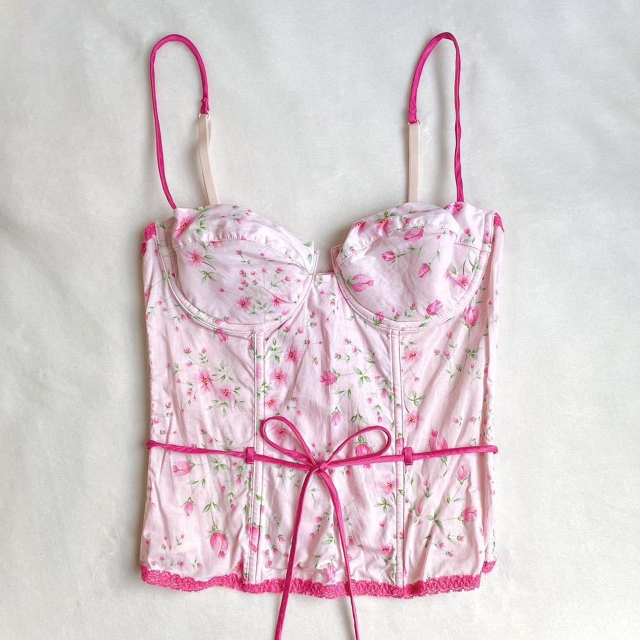 Stunning pink floral corset with lace details on the - Depop