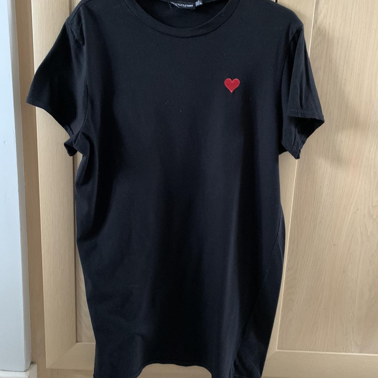 Black heart embroidered 2024 t shirt dress