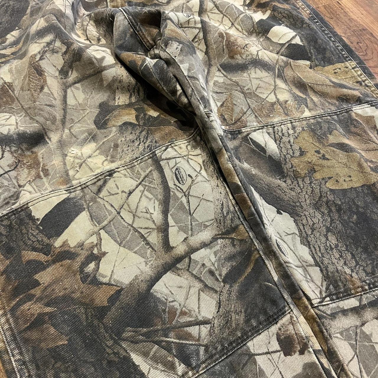 Vintage Wrangler Realtree Hardwoods Camo Grunge Goth... - Depop