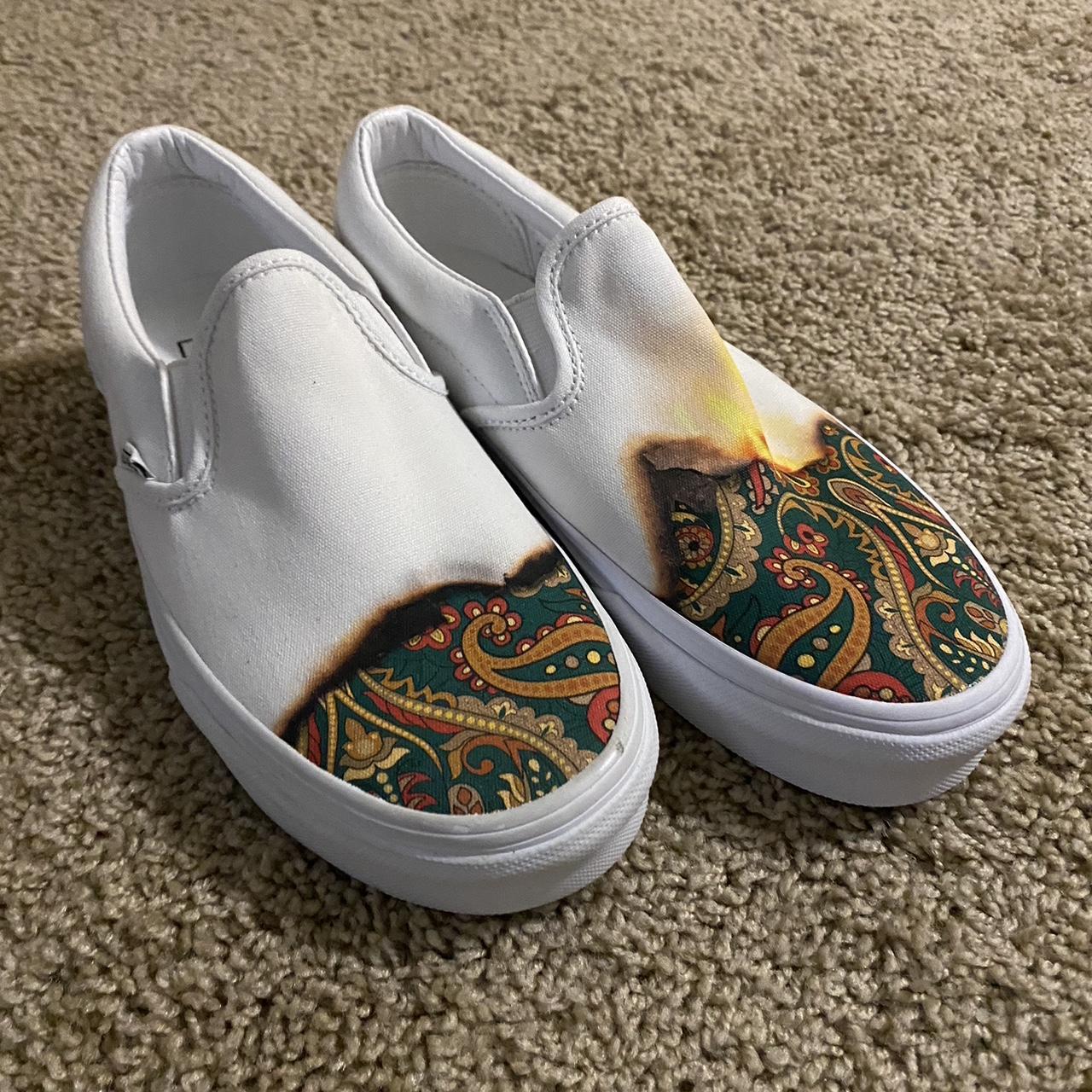 Vans slip online on 5.5