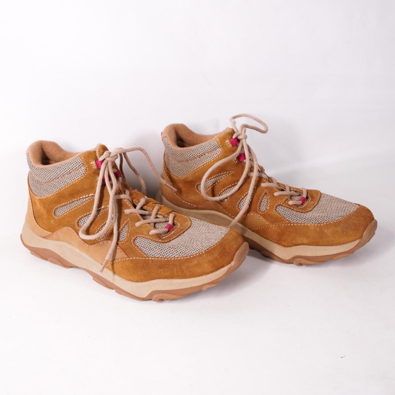 Earth Shoes Trail Tristan Hi Top Sneakers Boots