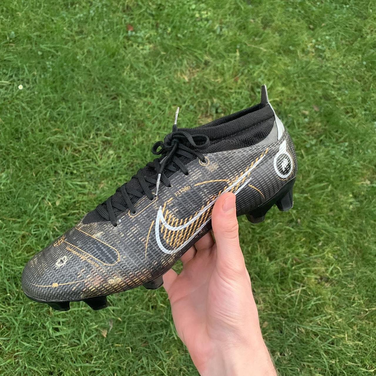 Nike black outlet gold boots